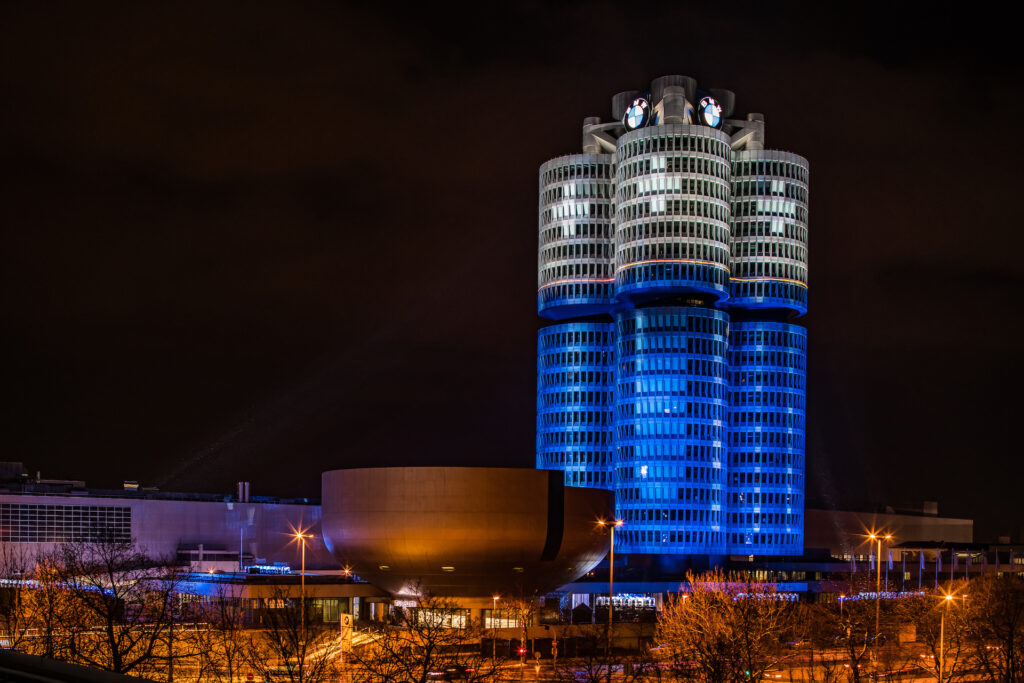 BMW Group <br>„transforming the landmark“